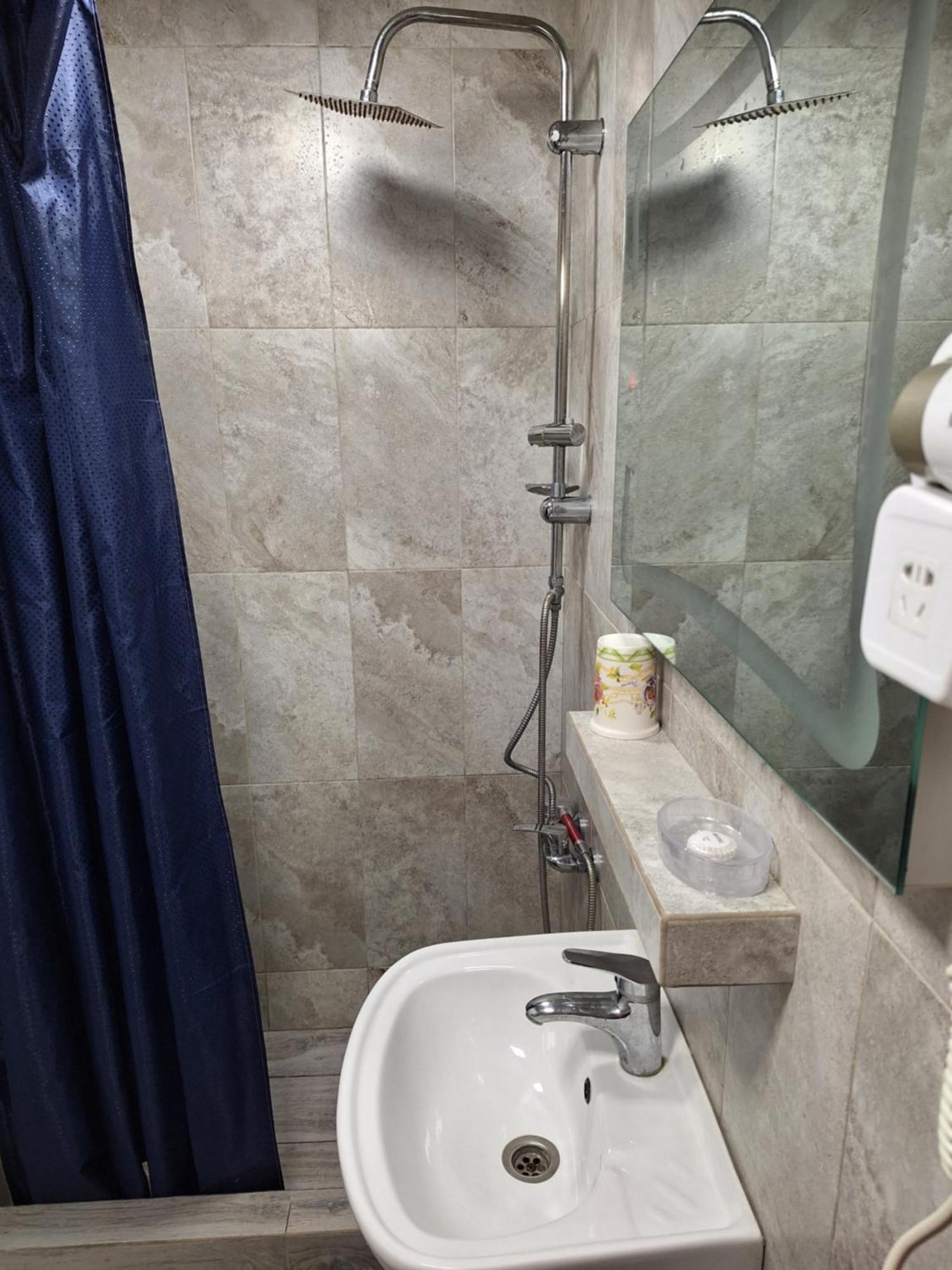 Guest House 15A Кутаиси Экстерьер фото