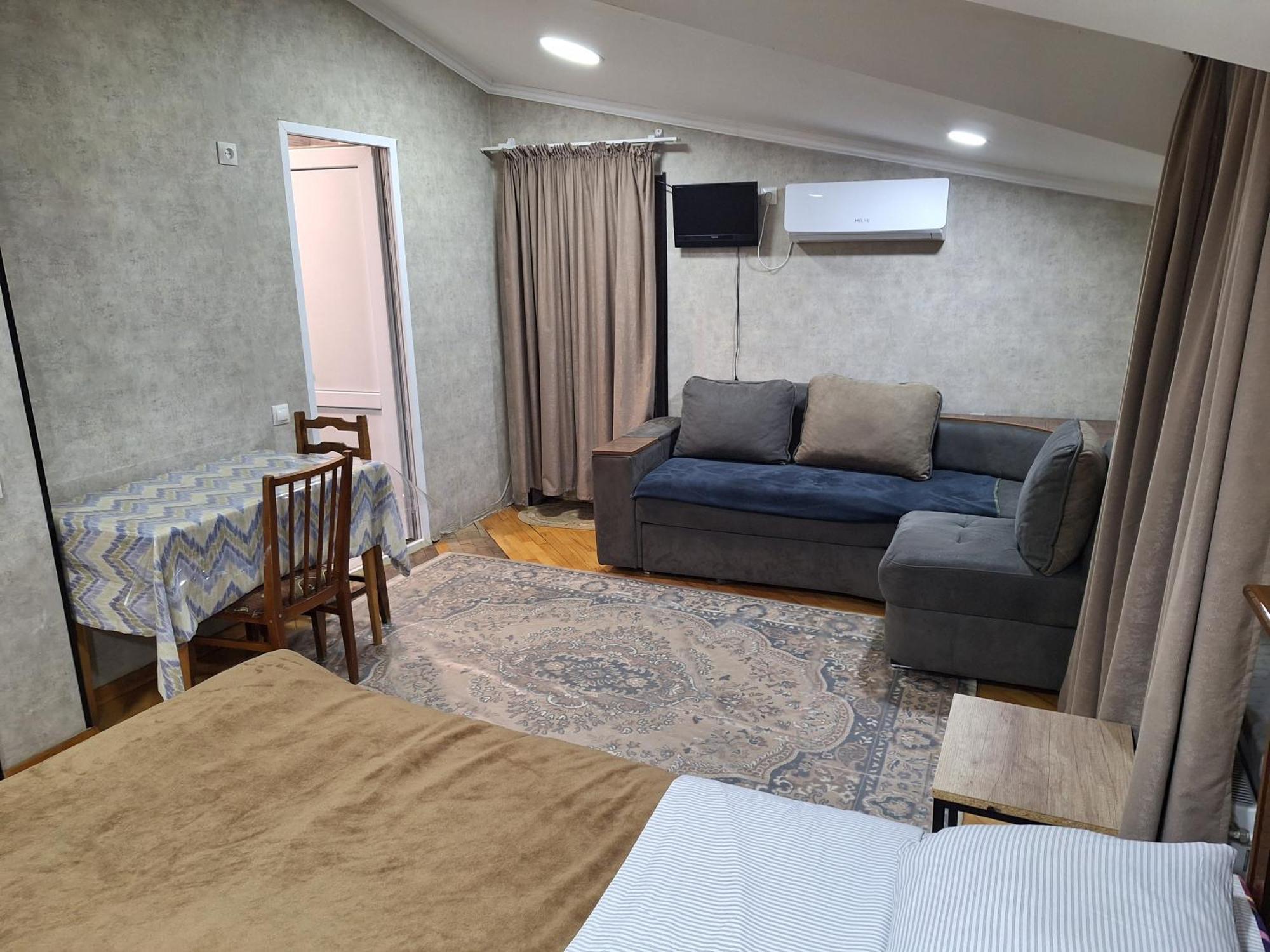 Guest House 15A Кутаиси Экстерьер фото
